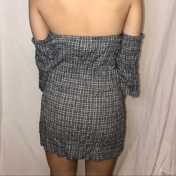 urban renewal off the shoulder dress - Picture 3 of 3